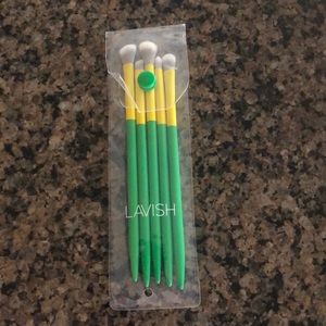 Lavish essential eye collection